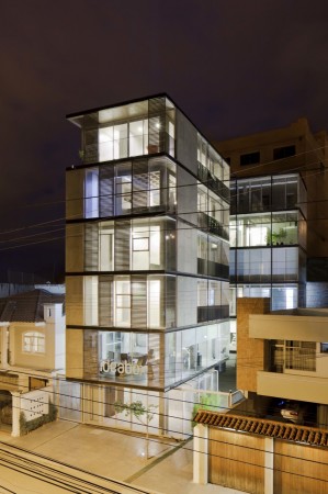 Edifício 03 98 / Espinoza Carvajal Arquitectos (27)