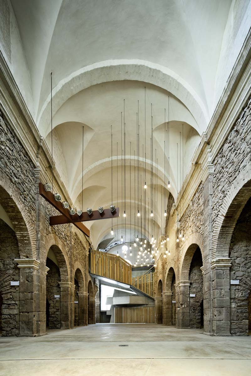 http://adbr001cdn.archdaily.net/wp-content/uploads/2012/07/1343077636_convent_de_sant_francesc_4ff3c7e728ba0d30bd000009_convent_de_sant_francesc_david_closes_st_francesc_180_r2.jpg
