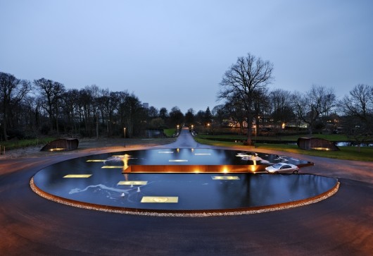Ornamental Pond / Hosper (1) © Pieter Kers