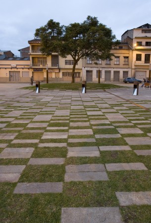 Praça Victor J. Cuesta / DURAN&HERMIDA arquitectos asociados (8)