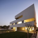 Chalé S Cube / AGi architects (3) © Nelson Garrido