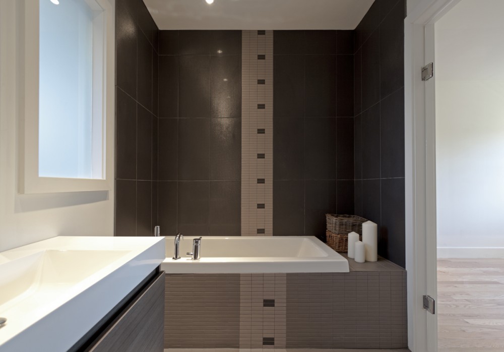 Casa Shaft  / Atelier rzlbd