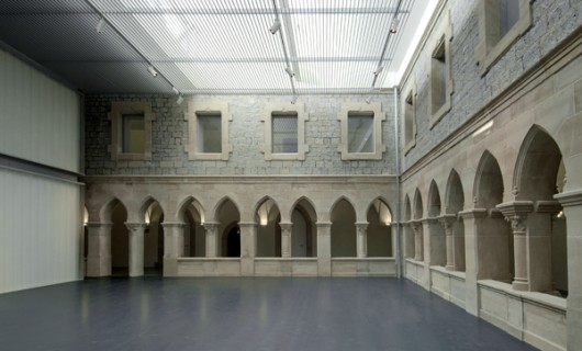 Centro Artístico Krea / Roberto Ercilla Arquitectura (11)