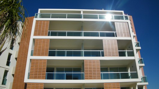 Edifício em Portimão / Carlos Dias Pereira (1)