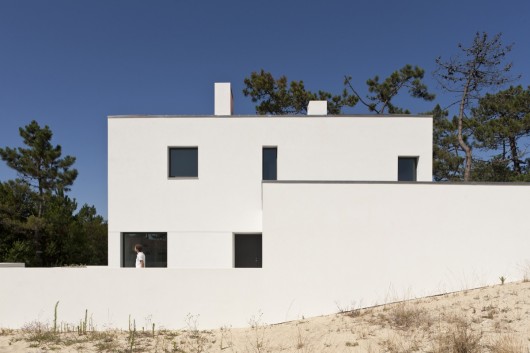 Habitação em Torreira / Nu.ma Arquitectura (11)