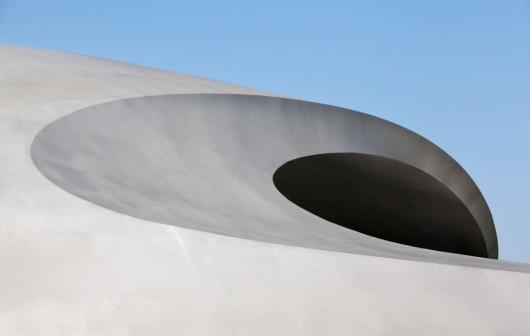 Pavilhão Porsche na Autostadt em Wolfsburg / Henn Architekten (17)