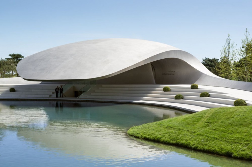 Pavilhão Porsche na Autostadt em Wolfsburg / Henn Architekten