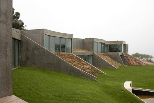 Casa na Foz do Arelho / Alexandre Burmester Arquitectos Associados (33)