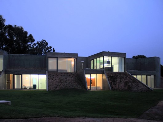 Casa na Foz do Arelho / Alexandre Burmester Arquitectos Associados (14)