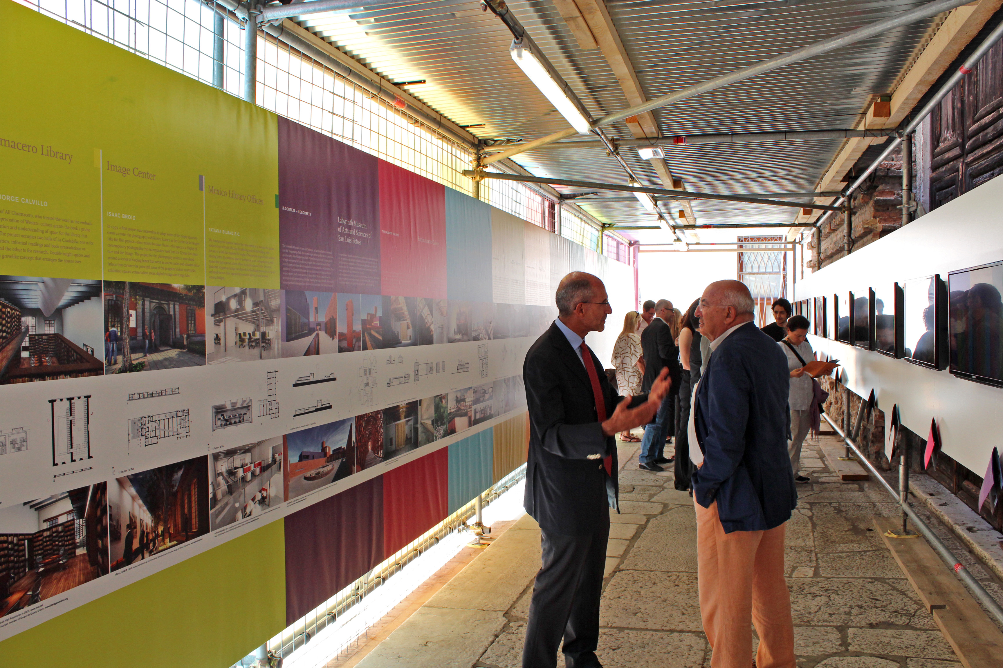 Inauguração mostra do México © ArchDaily