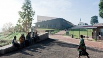 Hospital Butaro, Ruanda / MASS Design Group. © Iwan Baan. “The Butaro Hospital in Rwanda’s Burera District has 140 beds and serves 400,000 people.”
