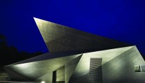 © Nacasa & Partners inc