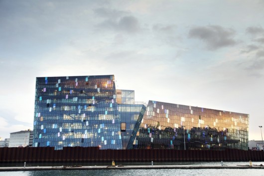 Vencedor / Harpa Concert Hall and Conference Centre / Cortesia de Henning Larsen Architects