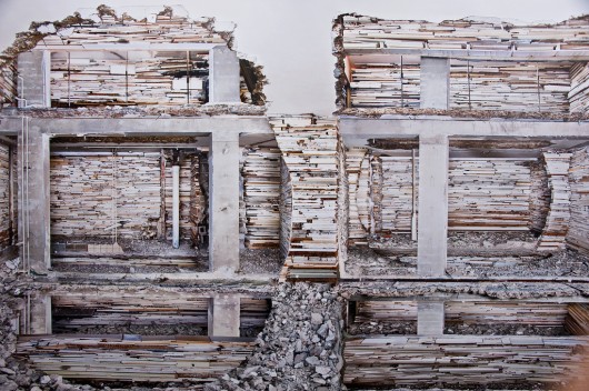 Arte y Arquitectura: El trabajo en muros abandonados de Marjan Teeuwen © Happy Famous Artists