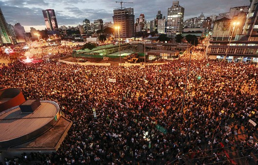 São Paulo: a voz das ruas e a oportunidade de mudanças / Raquel Rolnik Largo da Batata, © Folha Online, Miguel Schincariol, AFP